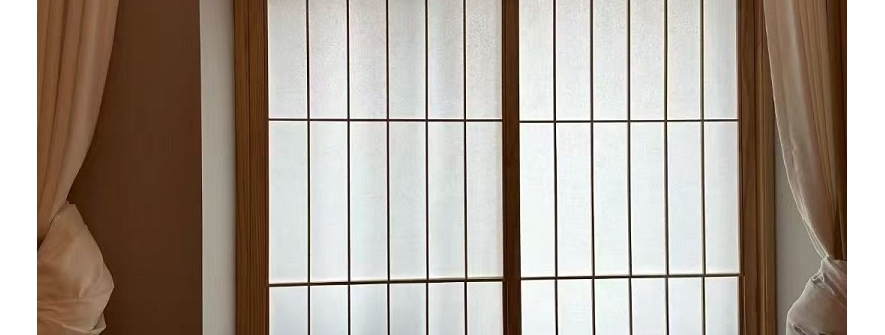 一扇格子木门的里里外外：材质、灵感、搭配与归属